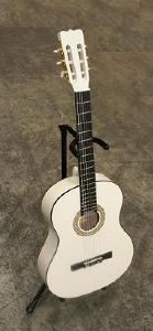 GUITARE CLASSIQUE 39" // CLASSICAL GUITAR 39"