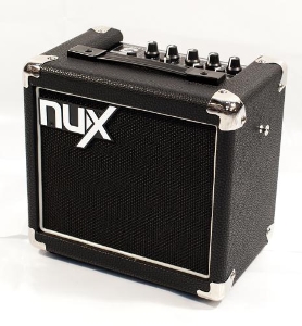 AMPLI GUITARE " cube" rechargeable 8W